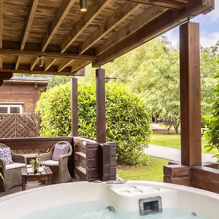 View With Hot Tub Holiday home *